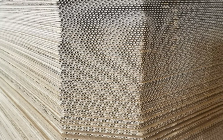 Corrugated cardboard and corrugated board